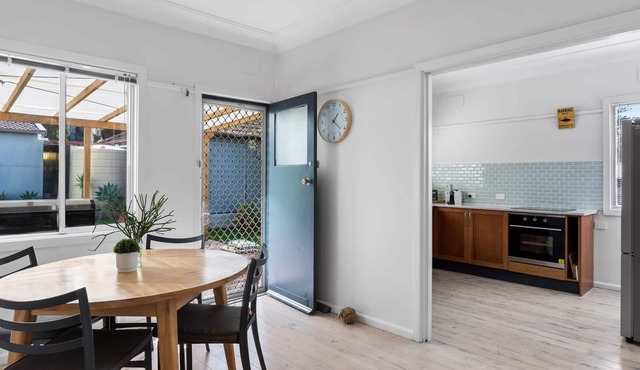 Cute Beach Escape 50m to Wamberal Beach