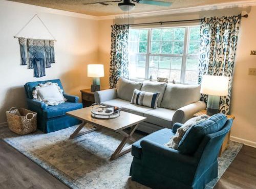 Cute Bleu Bison House -Sleeps 8 1 Block From HU