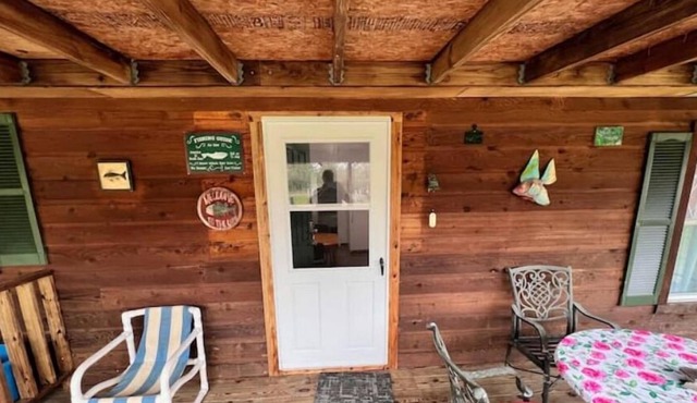 Cute Bungalow between Aransas Pass and Rockport.