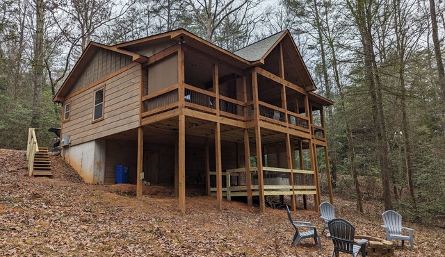 Cute Cabin 10mins from Blue Ridge, wifi, hot tub Hiking and waterfalls near
