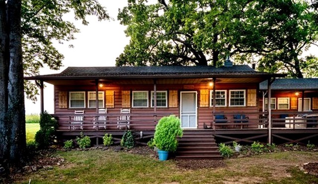 Cute Cabin Great for Family Getaways in Afton, Oklahoma