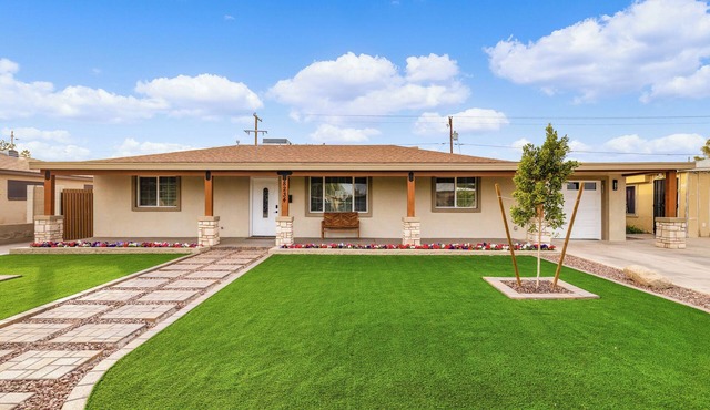 Cute Casa! 3 Bed/2 Bath/Game room- Sleeps 10!
