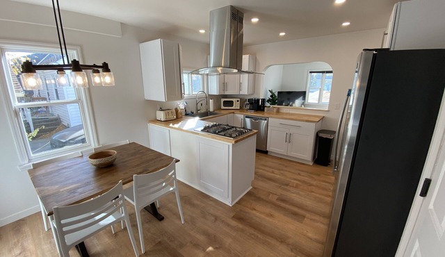 Cute centrally located home!