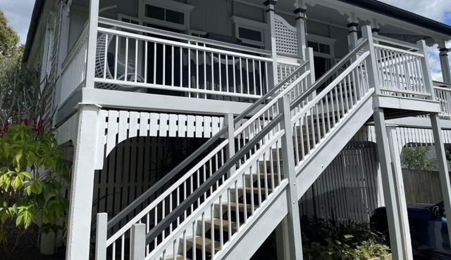 Cute, Clean, Convenient! Entire house100m from Caxton St and Suncorp but quiet!