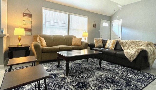 Cute Comfy Cozy Home 20min from Downtown Houston