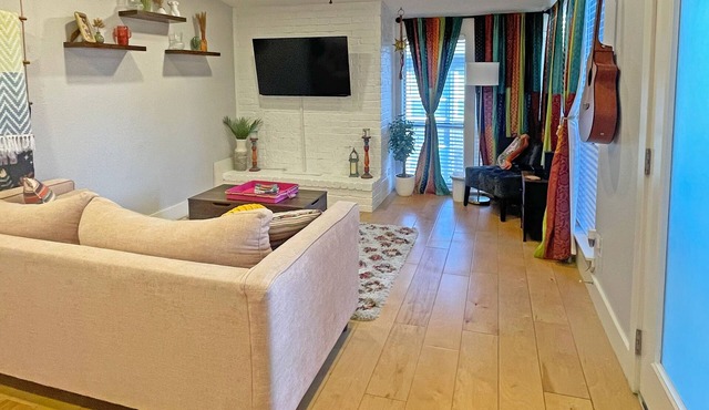 Cute Condo in North Loop