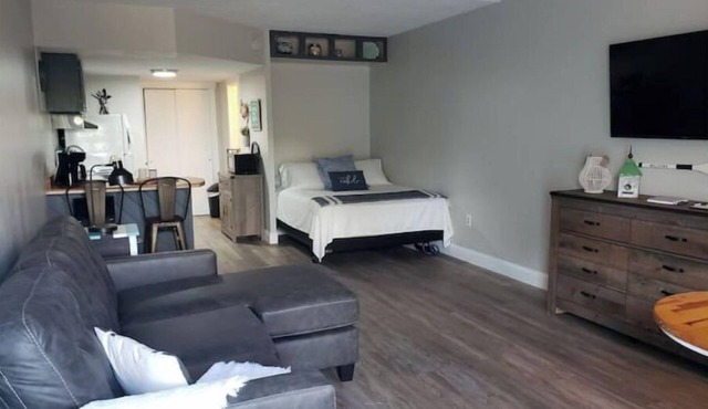 Cute Condo with Pool