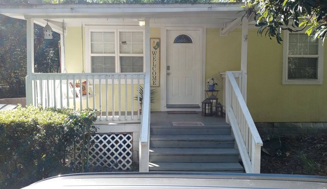 Cute Cottage centrally located