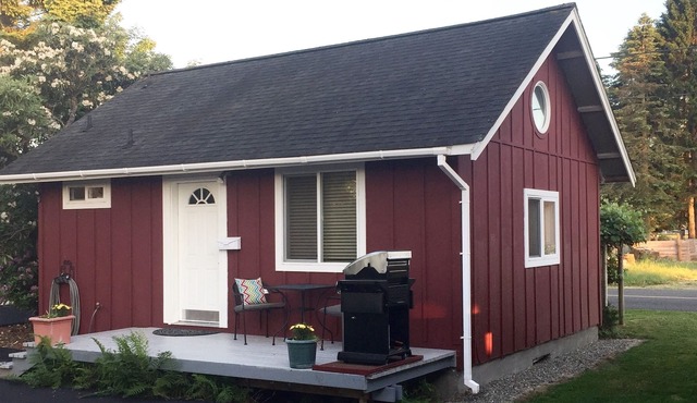 Cute Cottage Close To Town and Bike Trails