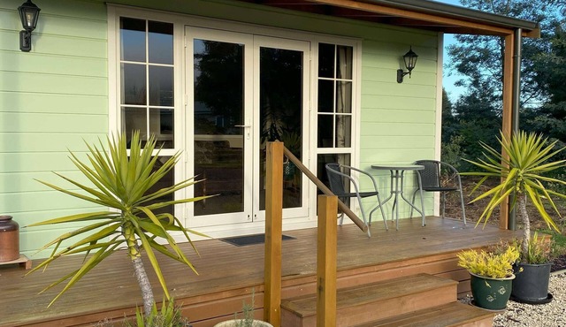 Cute cottage in Rotherham village. Ideal for a couples retreat.