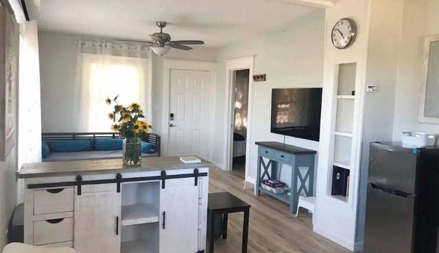 Cute Cottage on 21 Acre Farm