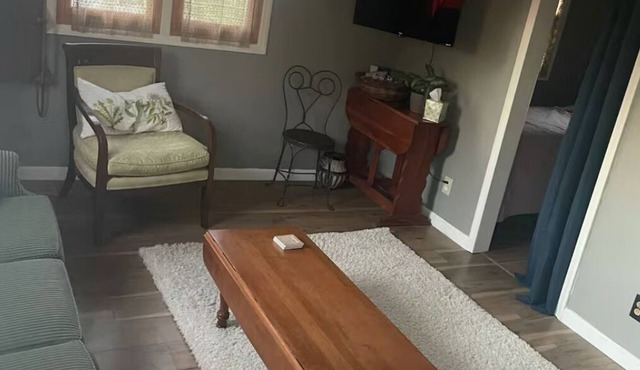 Cute Cottage/Pet Friendly/Clean/Trails/Nature and Historic Madison