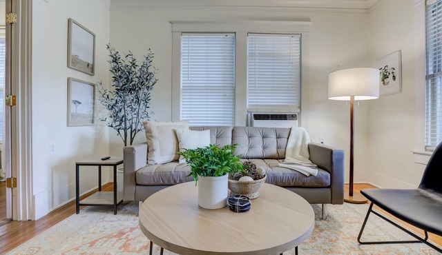 Cute Cottage, Walk to Overton Park & Memphis Zoo