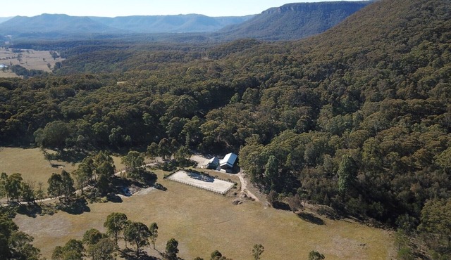 Cute Cottage with Log Burning Fire, close to Wineries