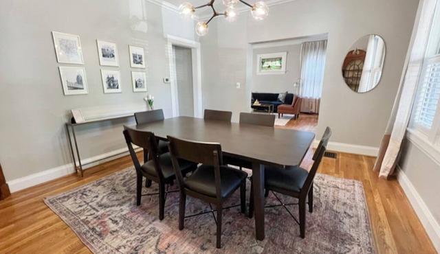 Cute & Cozy 2 bed 1.5 bath Oakley