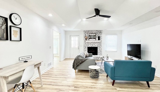 Cute & Cozy 3BR Home - 8 Min to Mall of Georgia - Convenient Location