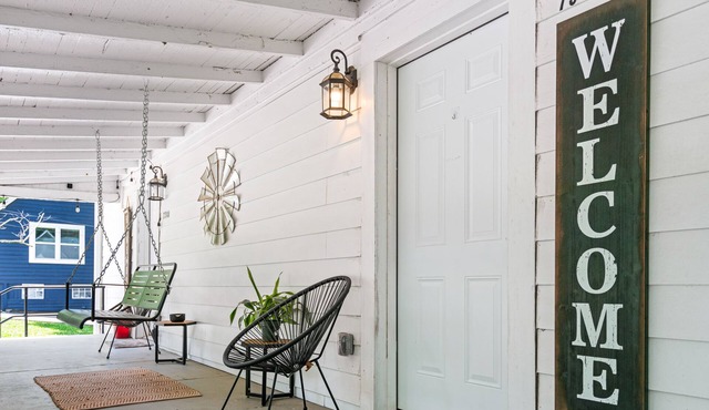Cute & Cozy Atlanta Bungalow Close to Attractions!