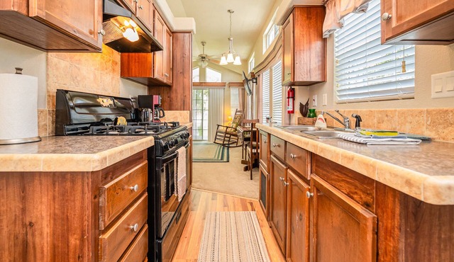 Cute & Cozy Coastal Cottage/The Blue Marlin! - 1BR/1BA