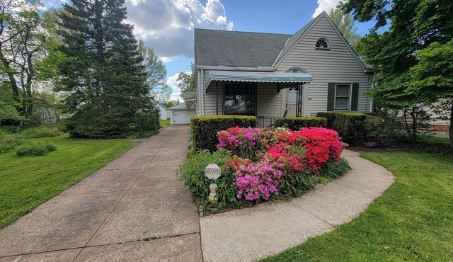 Cute, Cozy, Comfortable and Close to Everything Cleveland!