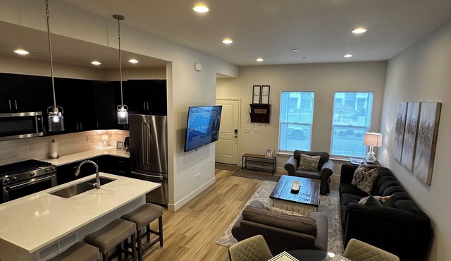 Cute, Cozy, Convenient - 3-Bedroom Townhome, 10 min from CU Boulder