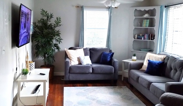 Cute & Cozy Cottage In The Heart of Gulfport