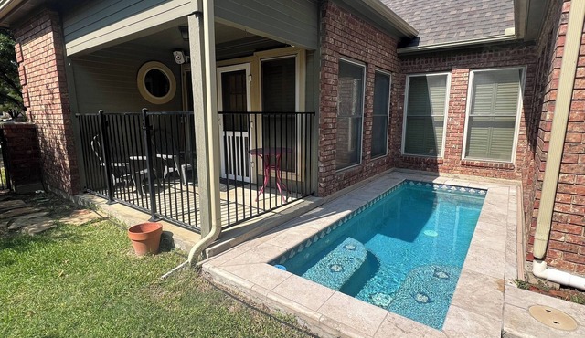 Cute cozy cottage with in-ground lap pool, heated for winter use!