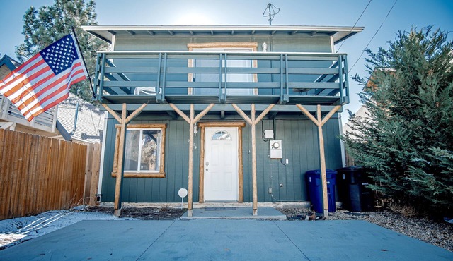 Cute & Cozy Dog Friendly 2BD 1BA w/Mountain View's