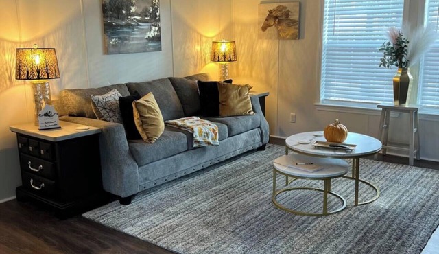 Cute & Cozy FL Home