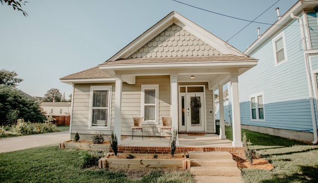 Cute & Cozy Home 1 mile to St. Jude /2miles from Beale st. /Pet Friendly!