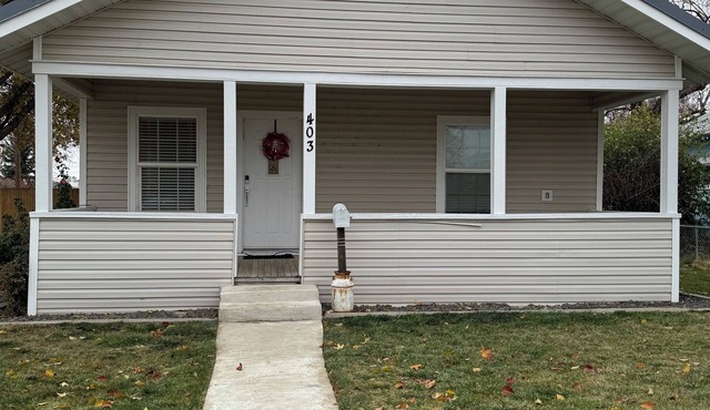 Cute & Cozy home walking distance to downtown