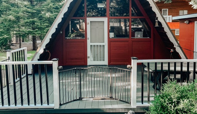 Cute & Cozy Packwood Cabin with Private Hot Tub!