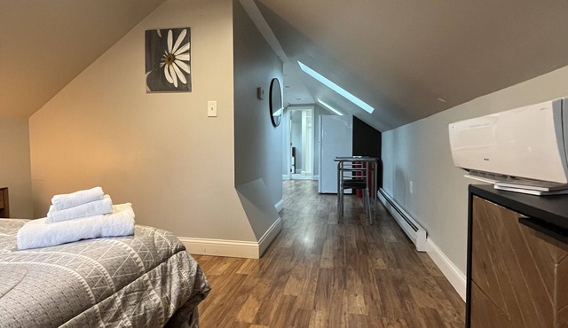 Cute & Cozy Providence Studio!