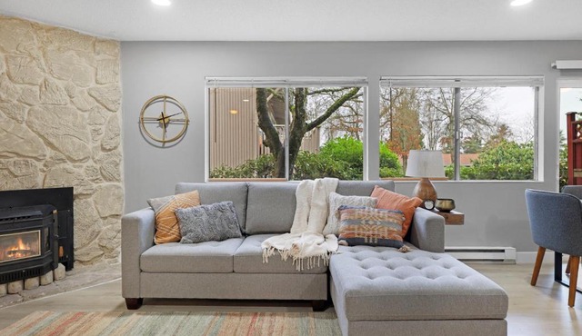 Cute Delightfully Remodeled Spacious Condo condo