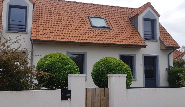 Cute detached house.