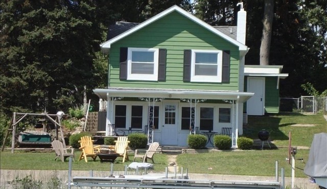 Cute Fisher Lake Cottage Available for Weekly Rent - Special Off-Season Rate!