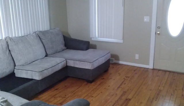 Cute home conveniently located in Railroad City USA .4 miles from Union Station!