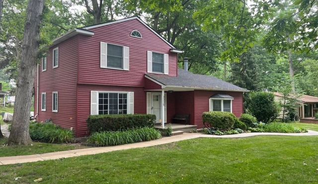 Cute Home near U of M and EMU