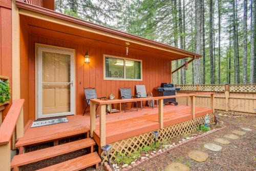 Cute Hoodsport Cottage Close to Lake Kokanee!
