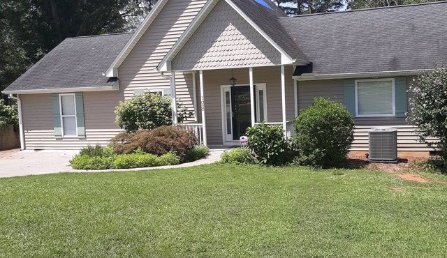 Cute House on Lake Hartwell- Dock Access!nPETS ALLOWED!