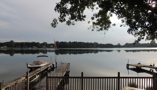 Cute Lakefront Cottage - Fully Stocked Kitchen Relaxing Getaway