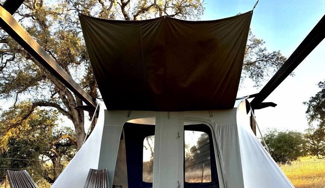 Cute, Lakeside Glamping Bell Tent #2, Wheatland, California