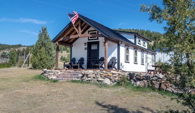 Cute Loft Cabin for Couples Discovery Ski Trip!