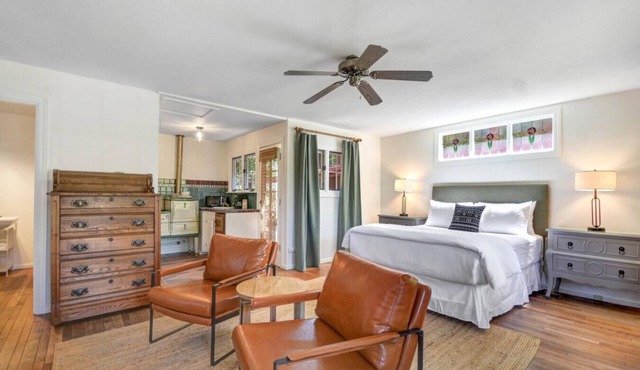 Cute one room Cottage in Sonoma- Includes Wine Tasting Passport