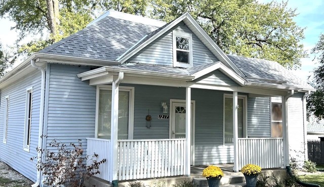 Cute & quiet Boho House. King size bed!