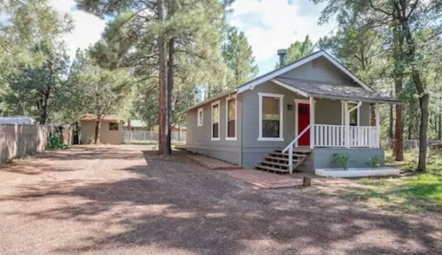 Cute Rainbow Lake home w/fenced yard for pups! WiFi, well established rental!