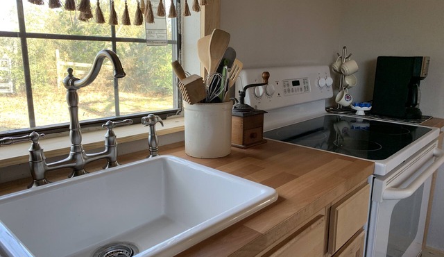 Cute & Relaxing Carmine Railroad Cottage on 10.5 acres.