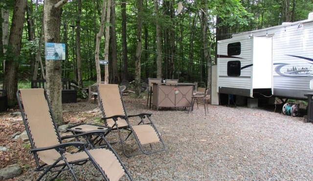 CUTE RV Camper PET friendly with POOL LAKE Firepit and many more amenities