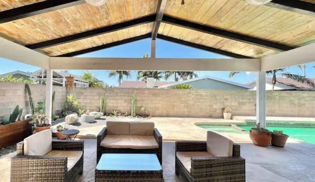 Cute, Spacious Home with Private Pool and Spa