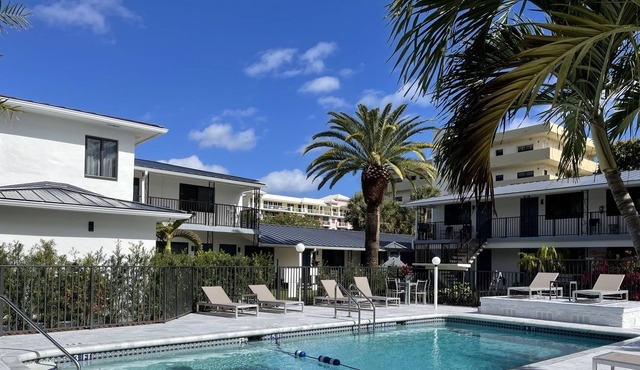 Cute Studio in a Beautiful Resort Steps from the Beach