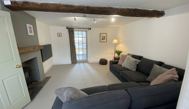 Cute, stylish cottage full of character